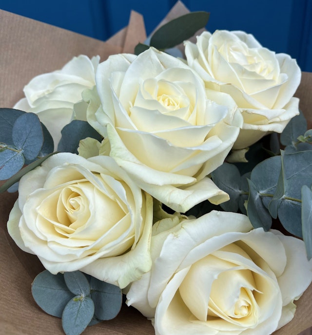 Fresh White Rose Jar