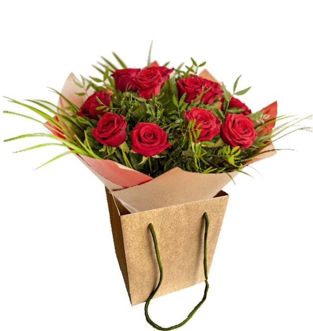 12 Gorgeous Red Roses
