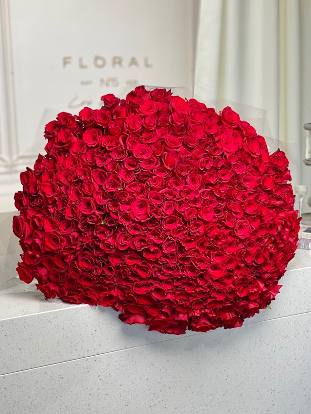 No.51- 300 Red Roses 