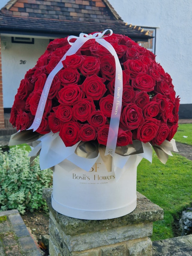 150 Red Roses