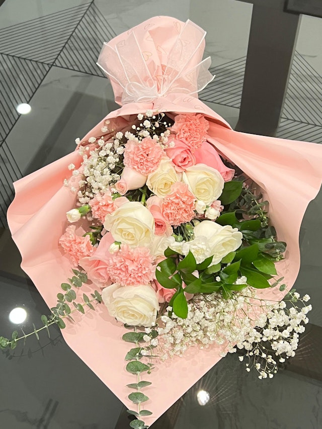 EXCLUSIVE PINK WHITE