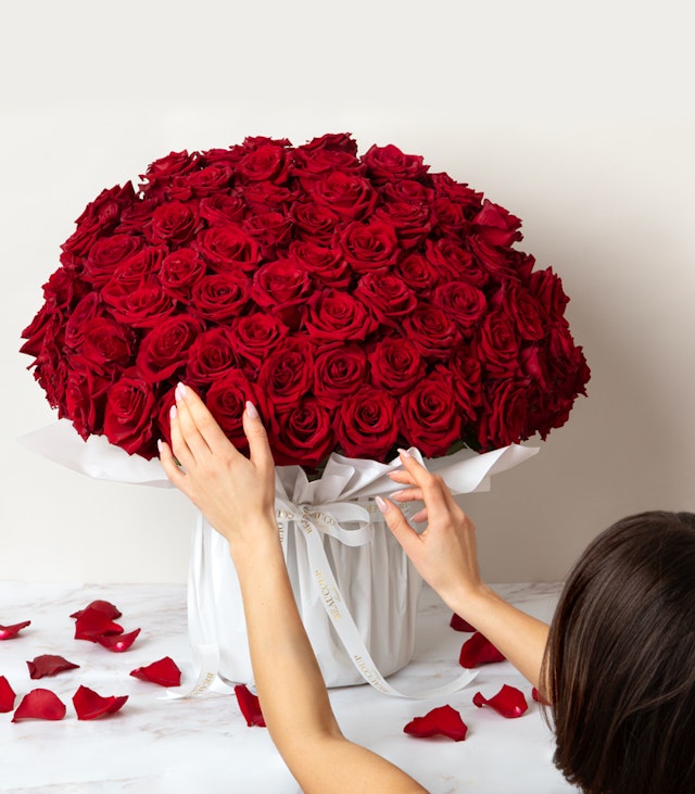 101 Luxury Red Roses