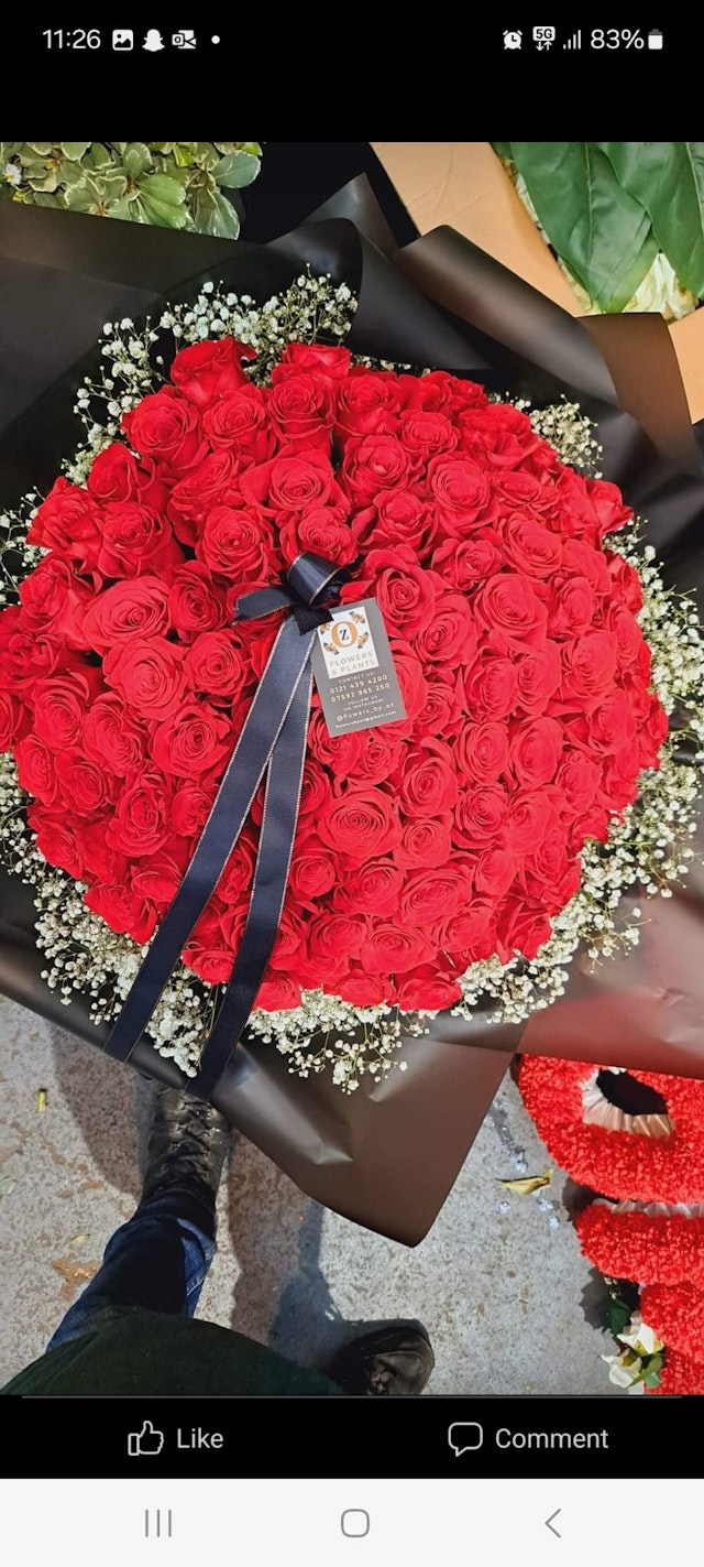 100 red roses