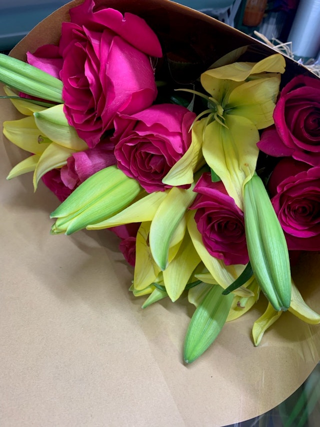 Pink roses and lemon