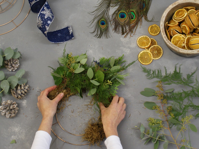 How to make a Christmas wreath